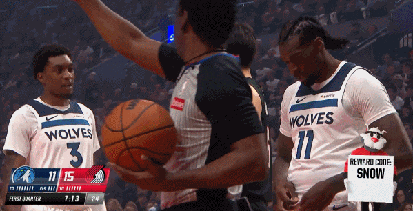 杨瀚森迎NBA常规赛首秀，两罚全中拿到个人NBA生涯首分；此前出场时播音字幕都是中文