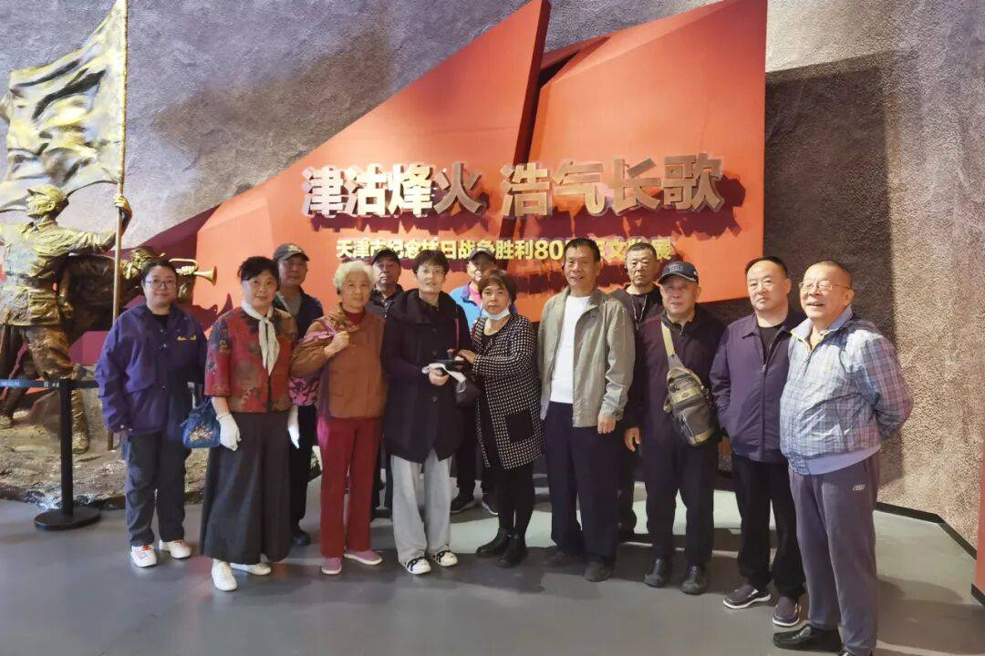 又是一年重阳日，情暖金秋映晚晴