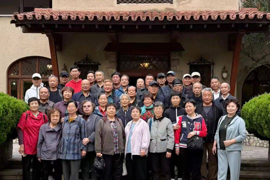 又是一年重阳日，情暖金秋映晚晴
