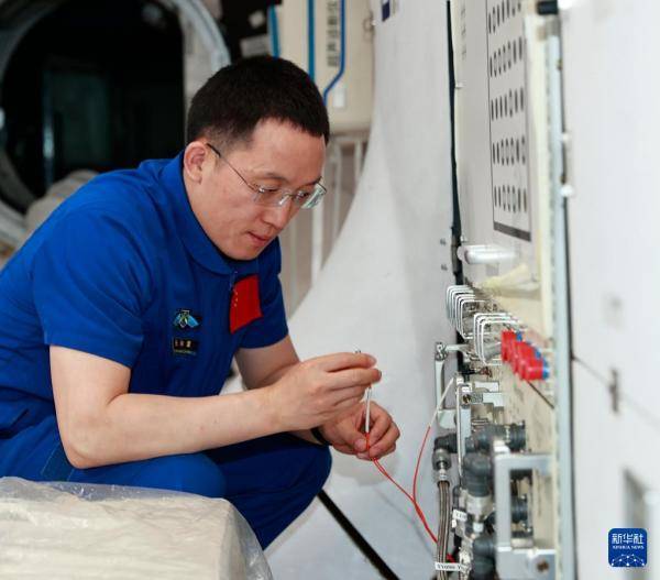 心怀凌云壮志 逐梦星辰大海——记神舟二十一号航天员乘组